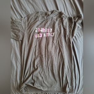 Medium Machine Gun Kelly tee.